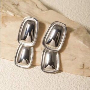 Elegant Silver Earrings M493